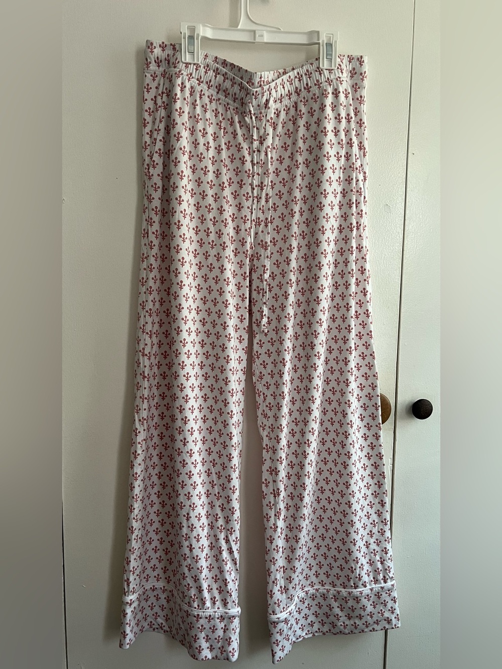 MAREA White Pajama Pants with Red Floral Motif